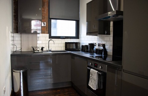 Liverpool City Centre Apartment | UStay 27 Stanley Street Party Apartments
