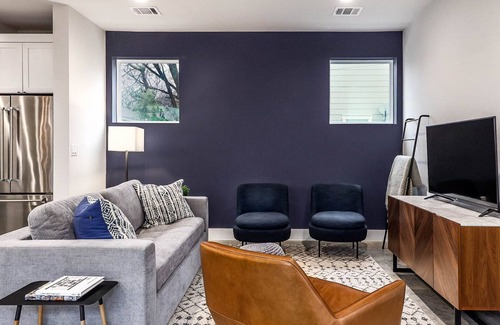Chestnut House | UT Football Fave - Minutes to Airport + Downtown!