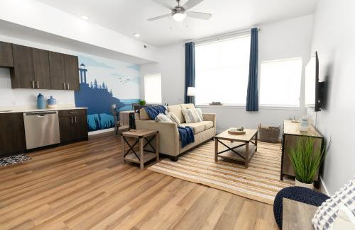 Capitol Hill Apartment | UTAH Maritime, FAST WIFI, Conventions, King Bed