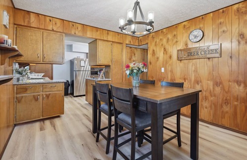 Utica House | Utica Vacation Home ~ 12 Mi to Denison University!