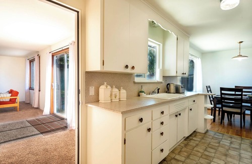 Woodway House | Utopia Luxury Stay - Entire House in Richmond Beach WA