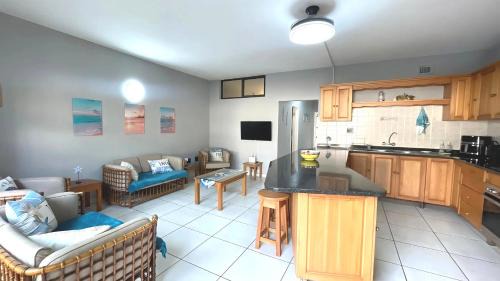 Margate Apartment | Uvongo Cabanas, Manaba Beach