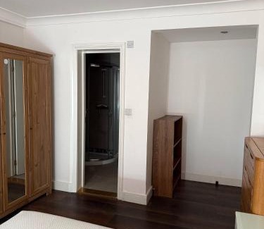 Brunel House | Uxbridge Brunel Uni En-suite Room 2