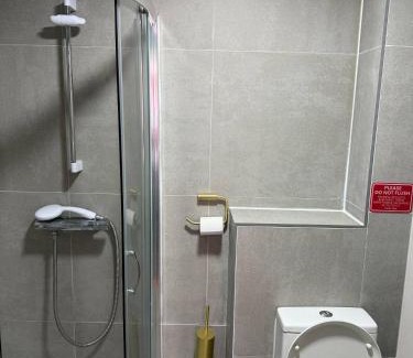 Brunel House | Uxbridge Brunel Uni En-suite Room 2