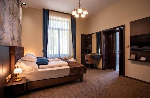 Balatonalmadi House | Vöröskő Villa- ALELNÖKI szauna és jakuzzi használattal