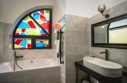 Balatonalmadi House | Vöröskő Villa- ALELNÖKI szauna és jakuzzi használattal