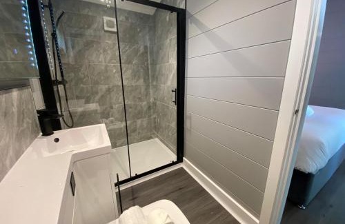 Bethesda Apartment | V17 - Rivers Edge with Hot Tub