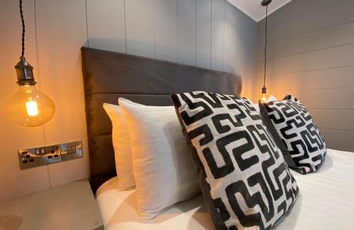 Bethesda Apartment | V18 - Rivers Edge with Hot tub