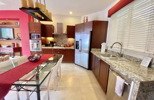 Romantic Zone Apartment | V399 - Casa Round Up