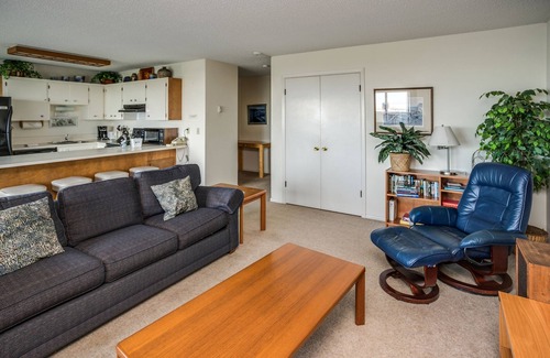 Gearhart Condo | V473 1st Floor 2 Bedroom, ocean view, No cleaning fees