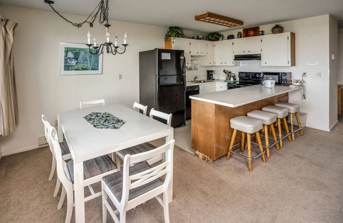 Gearhart Condo | V473 1st Floor 2 Bedroom, ocean view, No cleaning fees