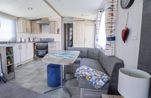 Towyn Cottage | V9 TY MAWR HOLIDAY PARK, pet friendly in Towyn
