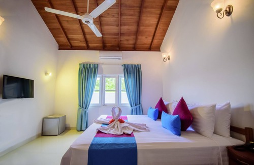 Negombo Hotel | VAAYA Beach Hotel