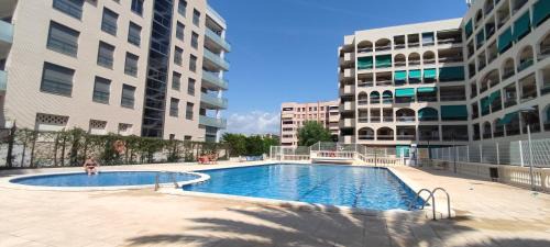 La Pineda Apartment | vacaciones en pineda con 2 piscinas, playa a 5 min