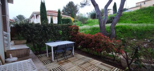 Carnoux-en-Provence Apartment | Vacances en Provence aux portes de Cassis