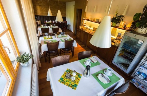 Sankt Corona am Wechsel Apartment | Vacation apartment with large terrace and wonderful view towards the sunset