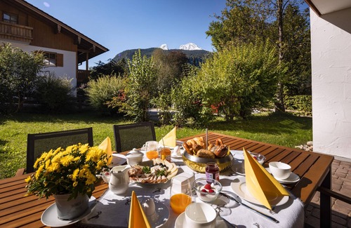 Konigssee Apartment | Vacation apartment Königssee, 1-4 persons, 104 sqm, 2 bedrooms, balcony with mountain view