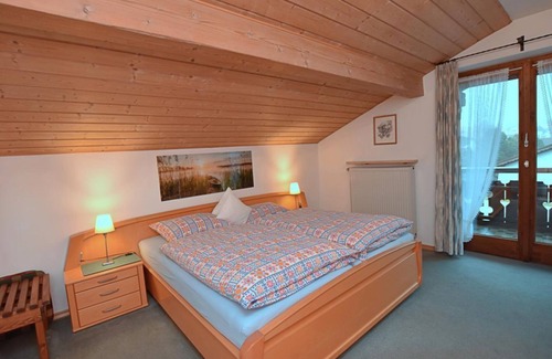 Bad Bayersoien Bed & Breakfast | Vacation apartment Eva (dog on request) - Gästehaus Bergfrieden