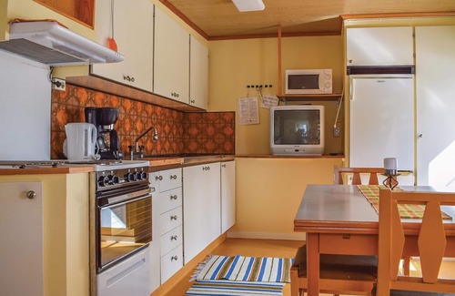 Katthammarsvik House | Vacation apartment in a wing on an old farm in Gammelgarn, in beautiful Sysne Udd.