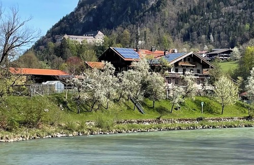 Marquartstein Apartment | Vacation apartment- 8 persons, 130sqm, 3 bedrooms, large balcony, WLAN