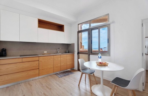 Alcala Apartment | Vacation Apartment 'Apartamento Bellavista, Bajo Alcalá' with Balcony and Wi-Fi
