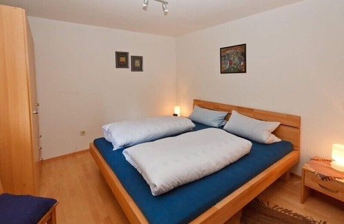 Sankt Valentin Apartment | Vacation apartment 1 ground floor 58sqm, terrace, kitchen, 1 bedroom, 1 bed-sitting room