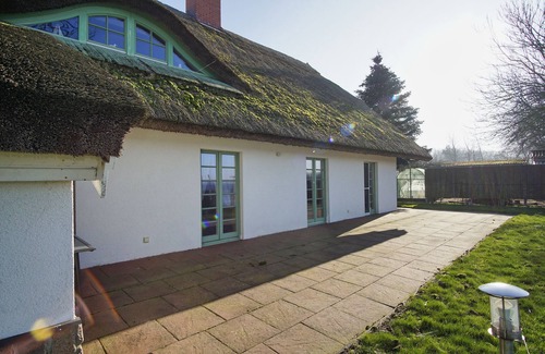 Wiek Apartment | Vacation apartment close to the beach with sea view - Ferienhaus Strandlatscher FeWo 01