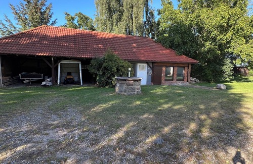 Hohenkirchen Apartment | Vacation apartment Baltic Sea - 120 square meters, with large garden, near Wismar & beach (5km)