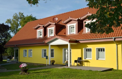 Klein Upahl Apartment | Vacation apartment/apartment for 6 guests with 150m² in Klein Upahl (167112)