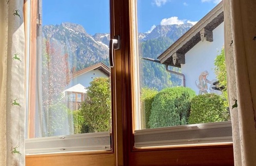 Eschenlohe Apartment | Vacation apartment "Eschental" * with terrace, garden, infrared cabin and WLAN