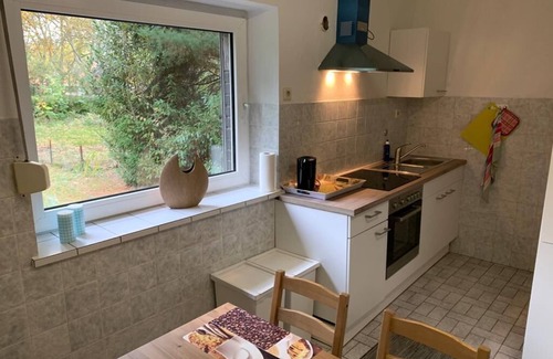 Oberhausen Apartment | Vacation apartment/fitter's apartment on the ground floor with terrace in a central location