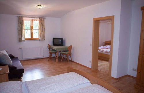Hintersee Apartment | Vacation apartment "Feichtenstein" 2-4 people - Organic farm Vorderbärnau