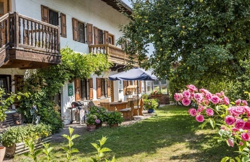 Oberndorf Apartment | Vacation apartment Fraueninsel 60sqm, 2 bedrooms, fireplace