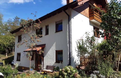 Rinnthal Apartment | Vacation apartment I with access to the garden - Ferienwohnungen Röller