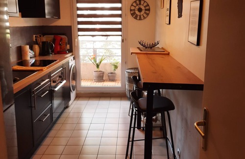 Garrigues Apartment | Vacation apartment in residential area