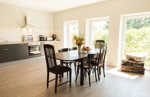 Oberhavel Condo | Vacation apartment "Nostalgie" near the lake and in absolute peace and quiet. Dogs welcome.
