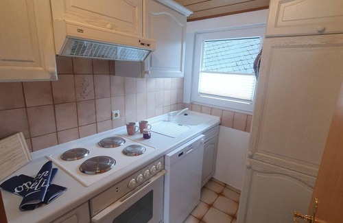 Alken Apartment | Vacation apartment old half-timbered house "Mutter Mosel" - Holiday apartment with balcony