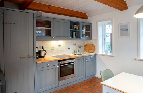 Oldsum Apartment | Vacation apartment Oldsum - Take a vacation in the artists' village of Oldsum