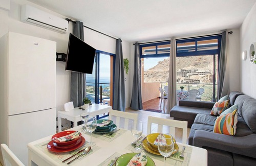 Taurito Apartment | Vacation Apartment 'Paraíso Taurito' with Sea View, Terrace, Shared Pool & Wi-Fi