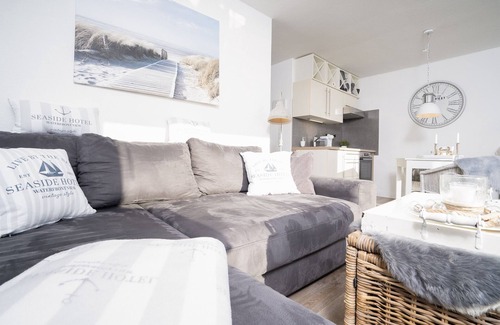 Eutin Apartment | Vacation apartment Traumblick am Kellersee in Eutin-Sielbeck