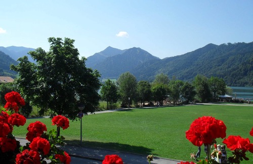 Schliersee Apartment | Vacation apartment Weitl am See, bay window - Ferienwohnungen Weitl am See