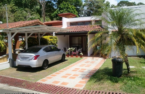 Punta Leona Villa | Vacation beach house with swimming pool in Punta Leona Resort, Costa Rica