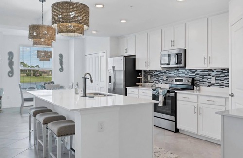 Punta Gorda Condo | 🥇 Vacation Condo with Social Clubhouse Membership Transfer (CH1100)