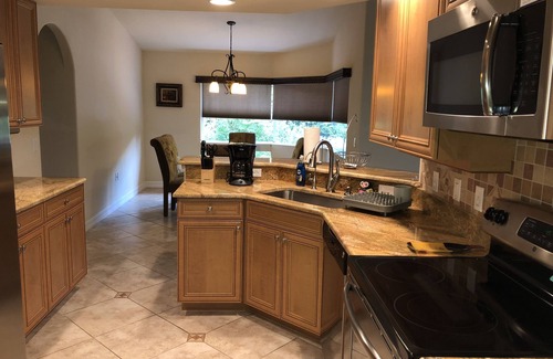 Warm Mineral Springs House | Vacation Cute house walking distance to Warm Mineral Springs