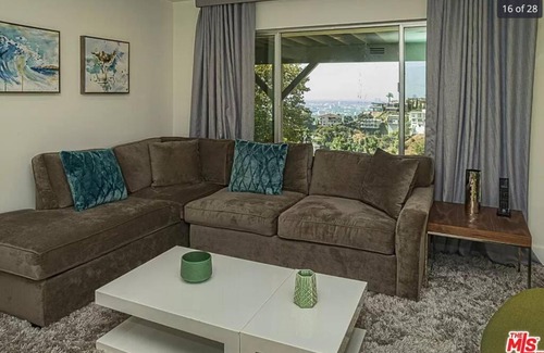 Hollywood Hills West Villa | Vacation Dream Villa with Stunning Views over LA
