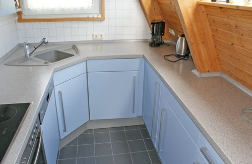 Damp House | Vacation for the whole family - - Parking lot in front of the door - with W-LAN