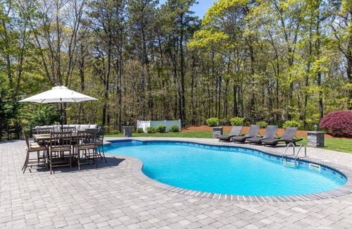 Northwest Harwich House | Vacation Getaway- Salt Water Pool, Firepit, Outdoor Bar/Kitchen.