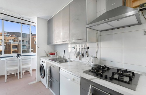 Los Cristianos Apartment | Vacation 'Graciosa' with Sea View, Private Terrace and Wi-Fi