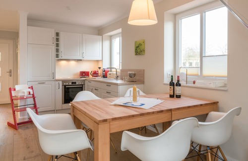 St. Peter-Ording House | Vacation home in Dorf - beach chair on the beach and at the house