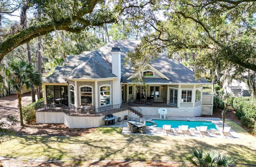 Sea Pines House | Vacation Home 2 Kings 7 Queens 2 Sleeper Sofas Bikes & Beach Gear Included